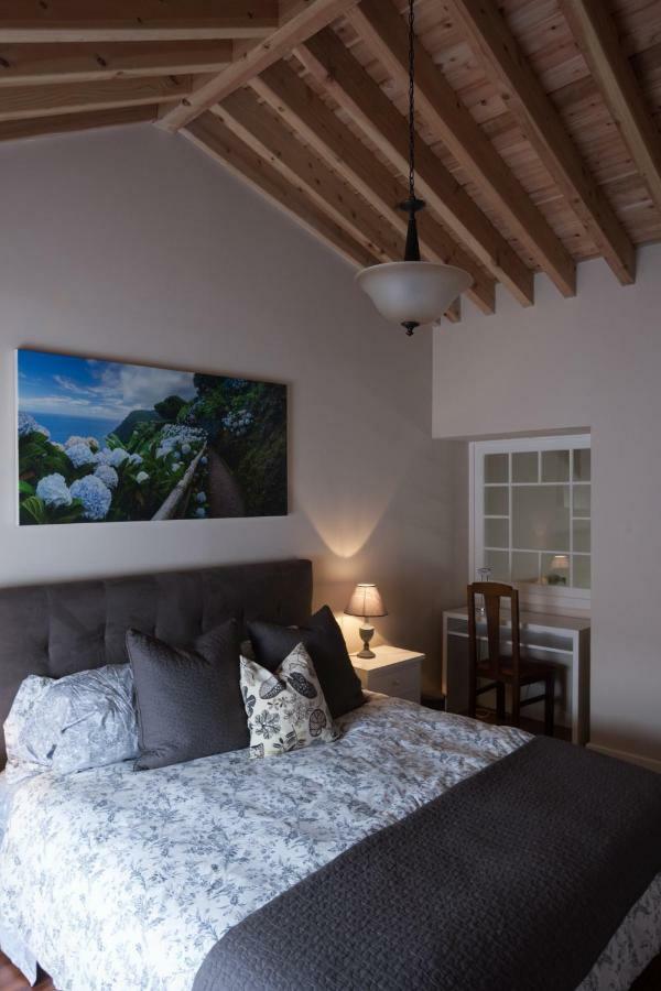 Surf Beach_Santa Barbara Secret Gardens Ribeira Grande Exterior foto